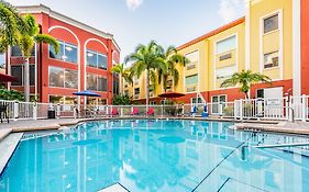 Holiday Inn Express Hotel & Suites Bradenton West, An Ihg Hotel